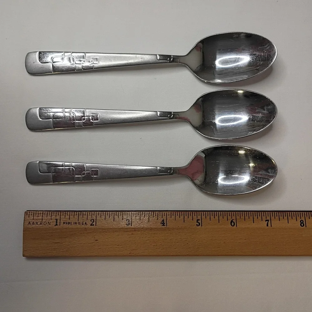3 Soup Spoons Oneida Quadratic Stainless Flatware 7